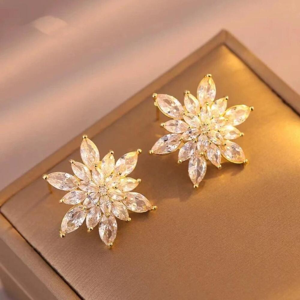 Adorable gold and white ice flower - Picture 4 of 4